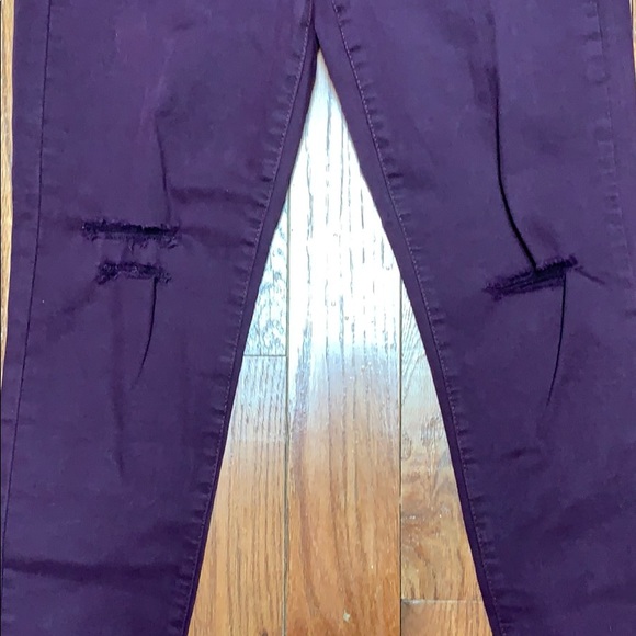 Women’s Gap distressed Easy Jegging burgundy jeans - Picture 3 of 5
